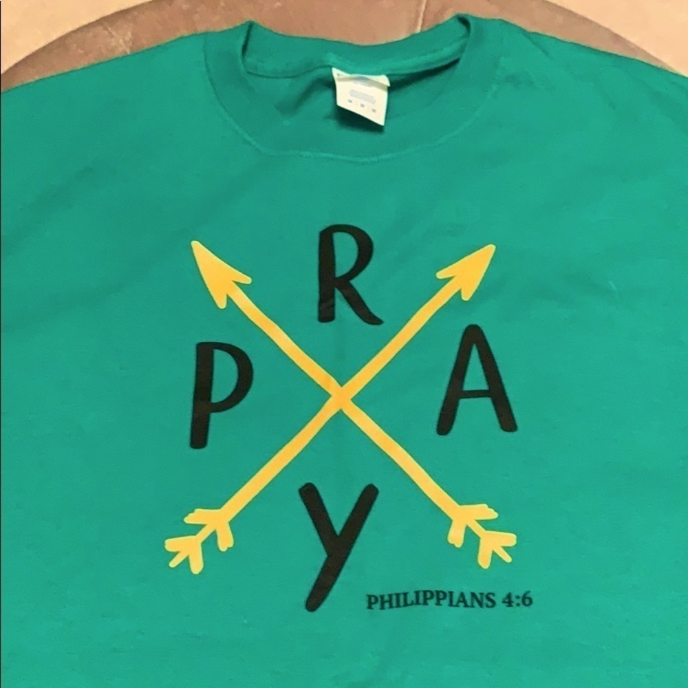 Unisex green PRAY tshirt, size medium